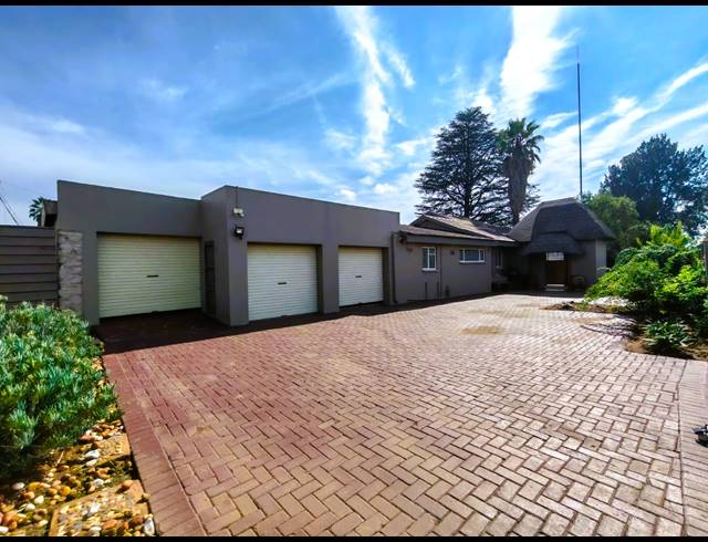 4 BEDROOM HOUSE FOR SALE IN ARCON PARK